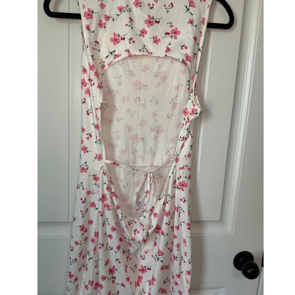 Floral Print Cut out Back Tank Dress NWOT.         🤩🤩🤩 - Picture 4 of 5